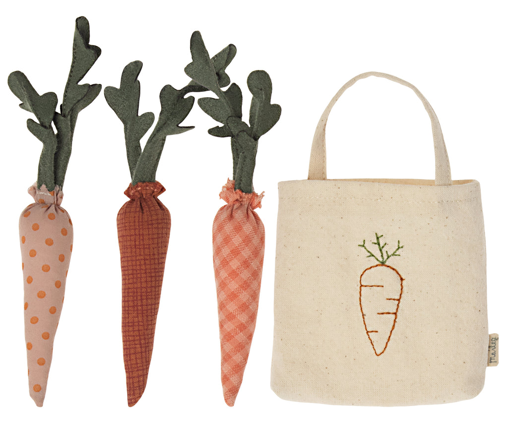 Maileg Carrots in a Shopping Bag