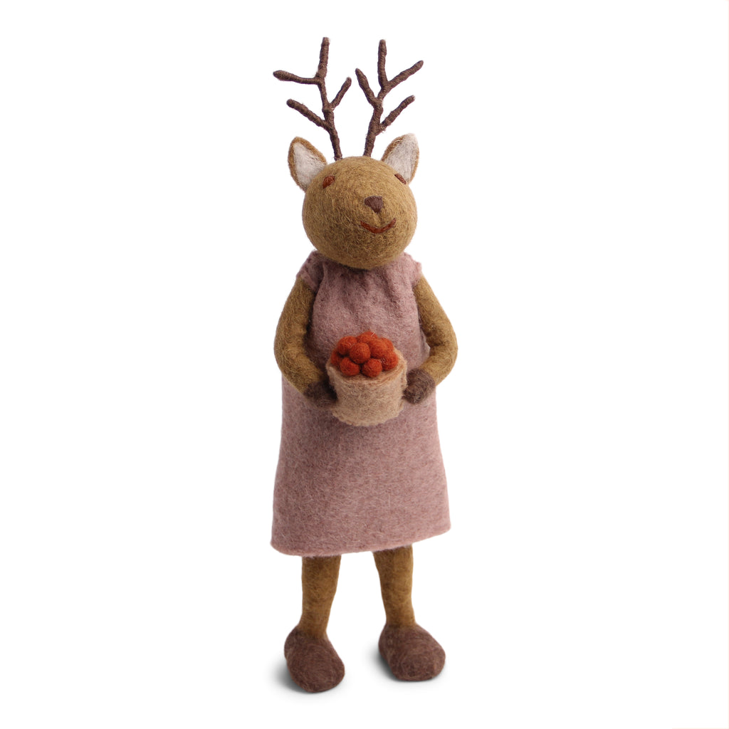 En Gry & Sif Big Brown Girl Reindeer Berries