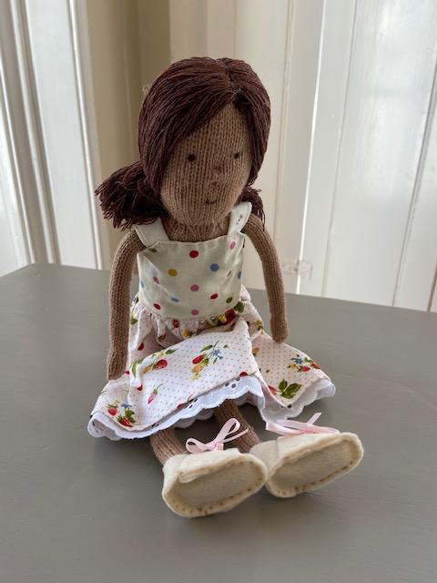 Laura Long Hand Knitted Big Dolly Brown Hair Cream Dress
